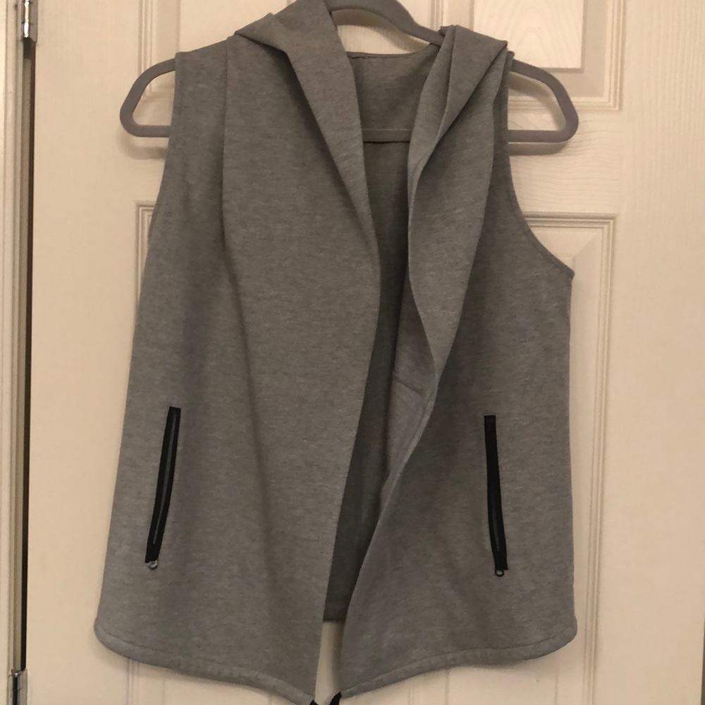 Lorna Jane sleeveless jacket